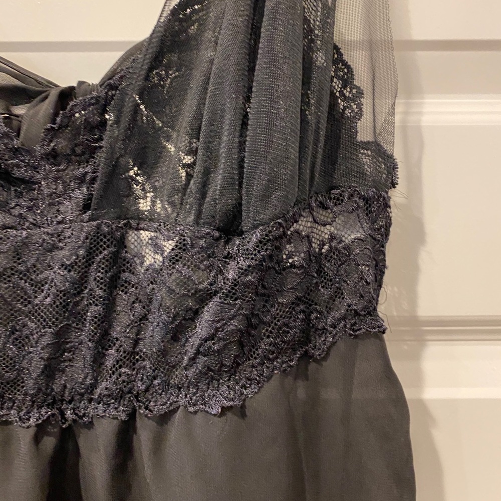 NWOT Black Lacey Lingerie w/ Bow On Back Keyhole - Picture 10 of 12